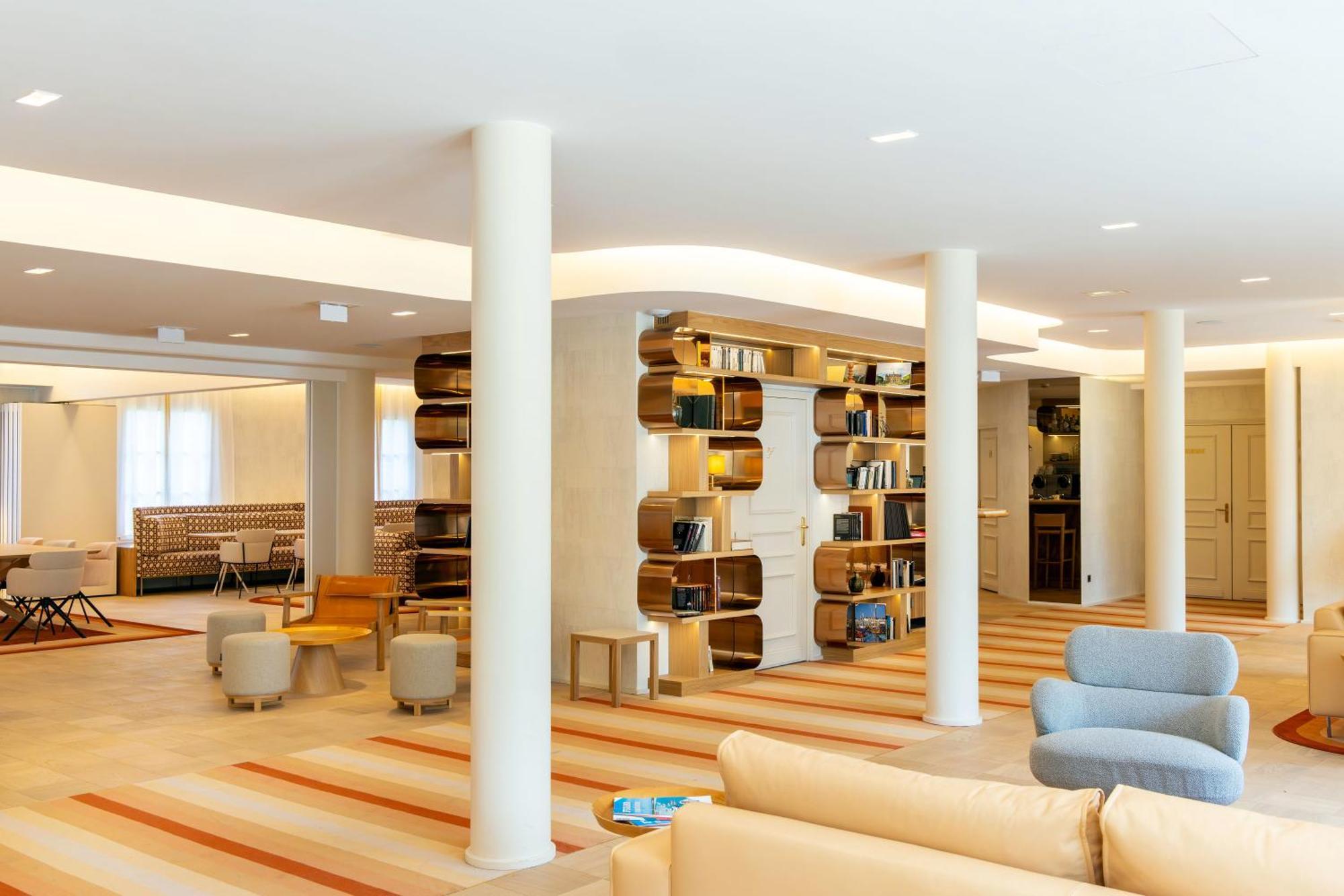 Grand Hotel Le Plessis-Robinson