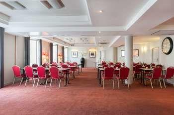 Grand 4* Le Plessis-Robinson