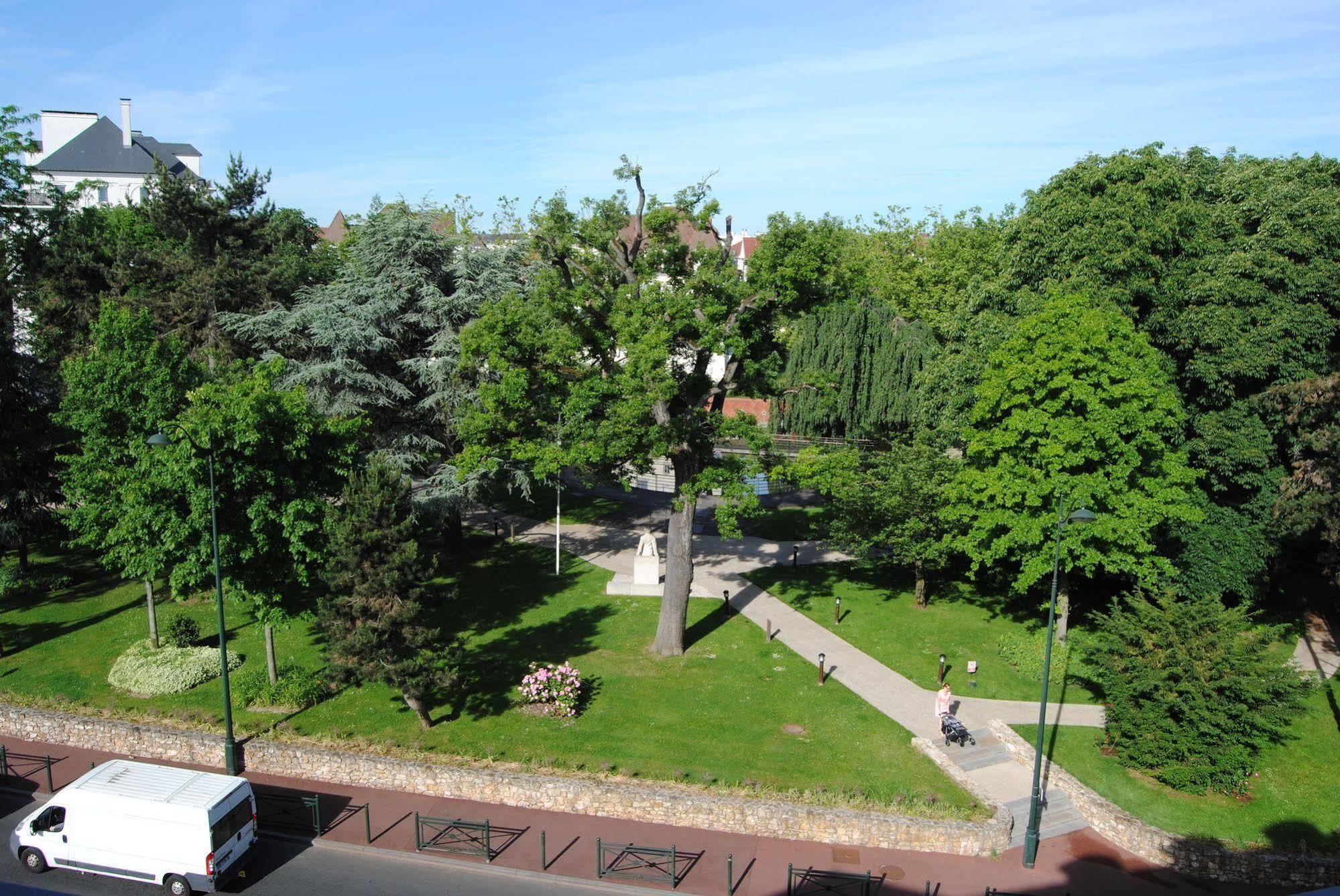 Grand 4* Le Plessis-Robinson